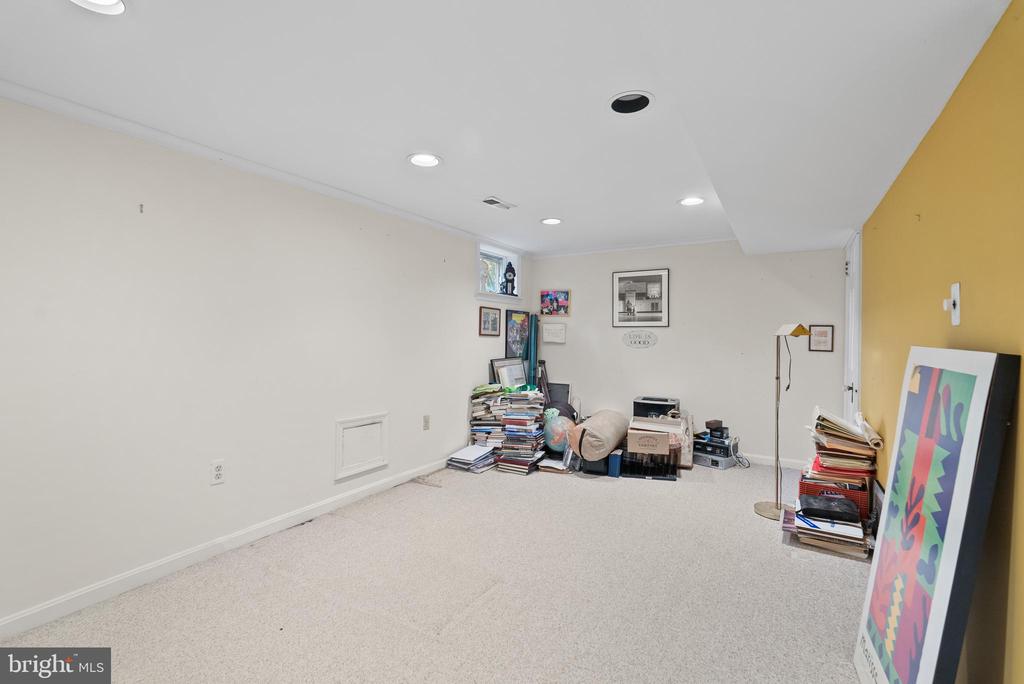 2600 18TH STREET N