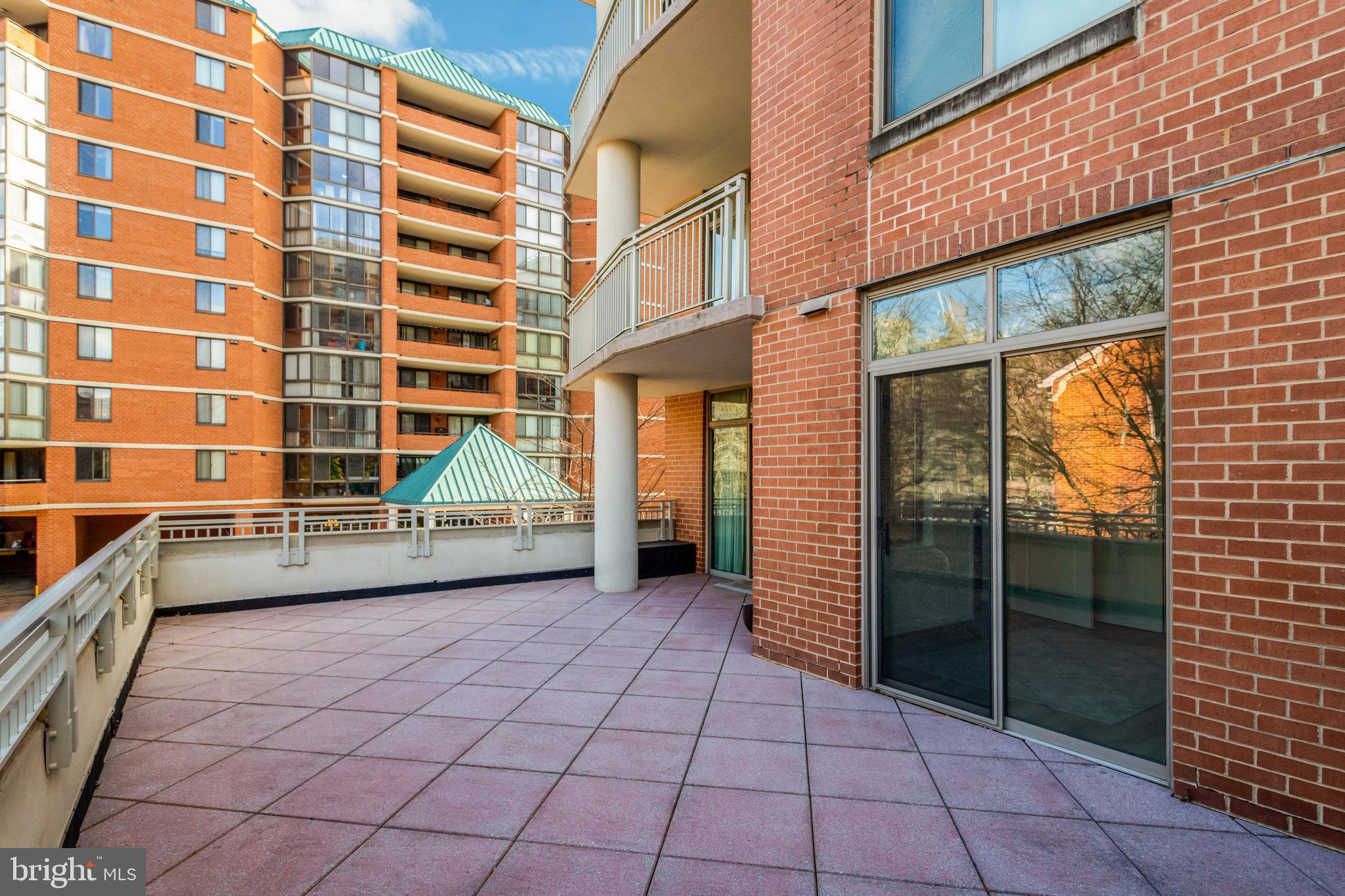 1000 N RANDOLPH STREET 209