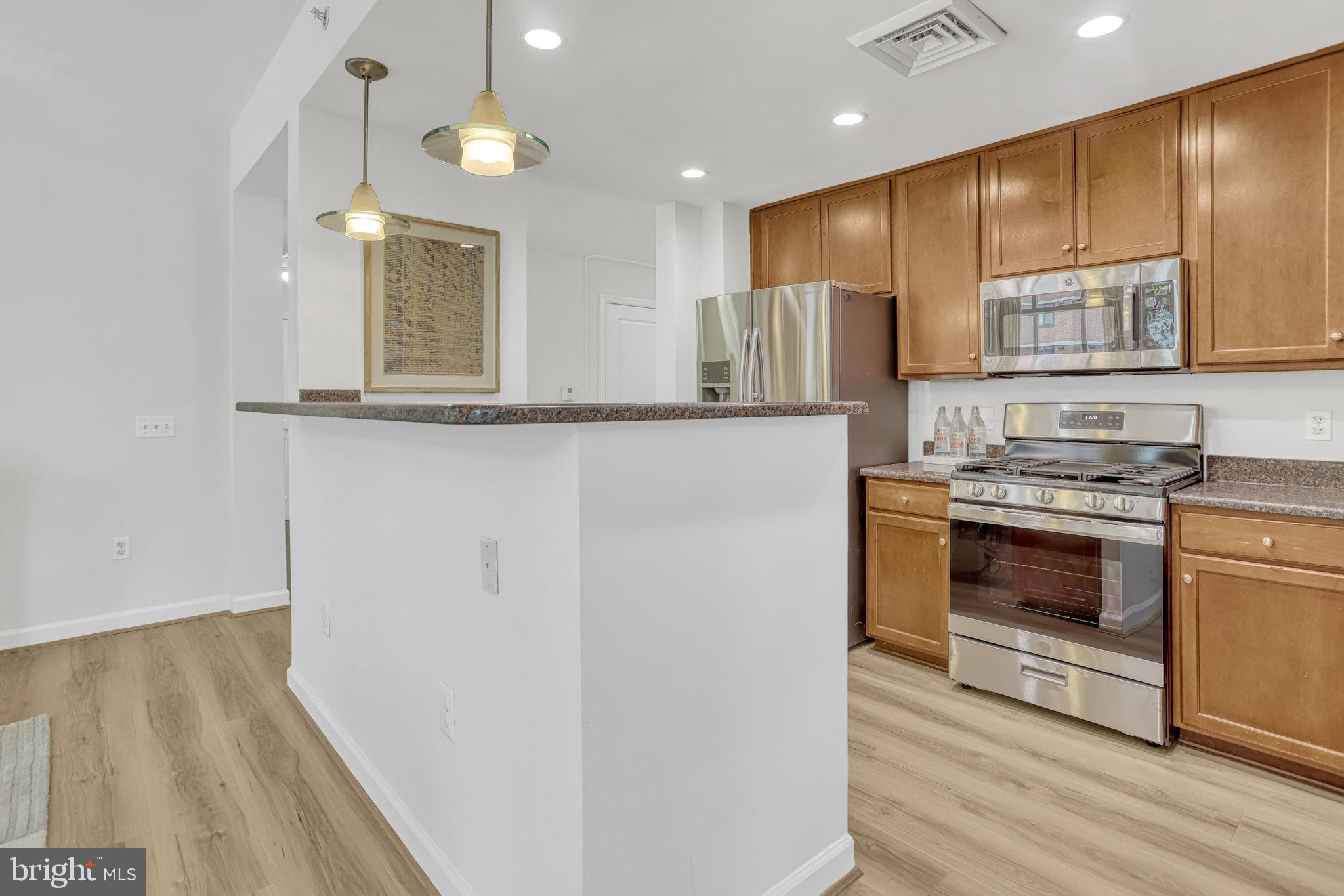1000 N RANDOLPH STREET 209