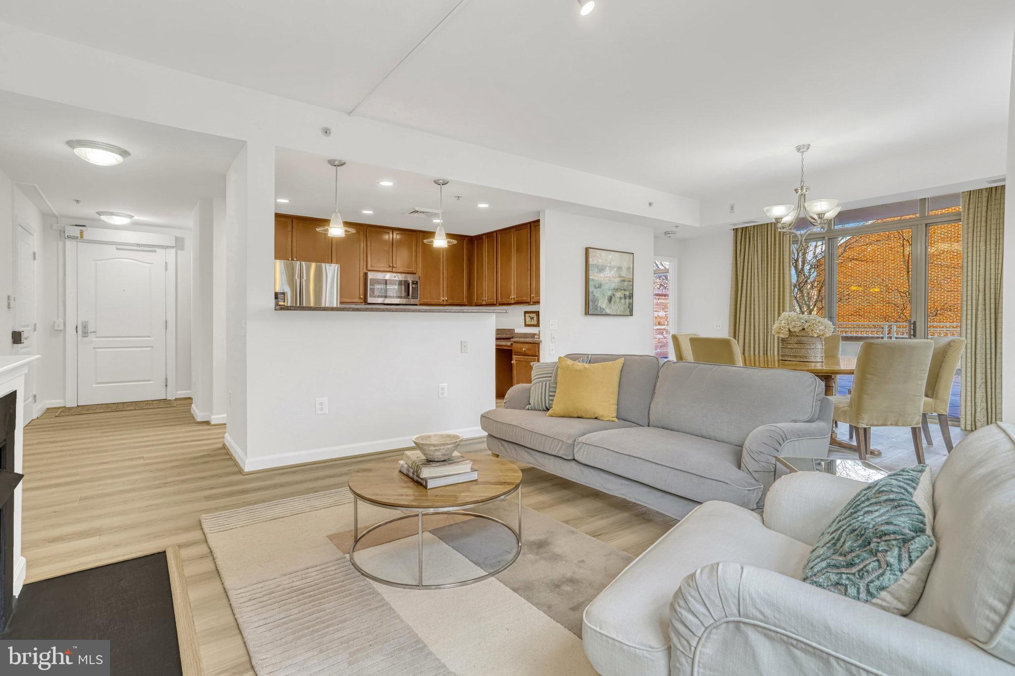 1000 N RANDOLPH STREET 209