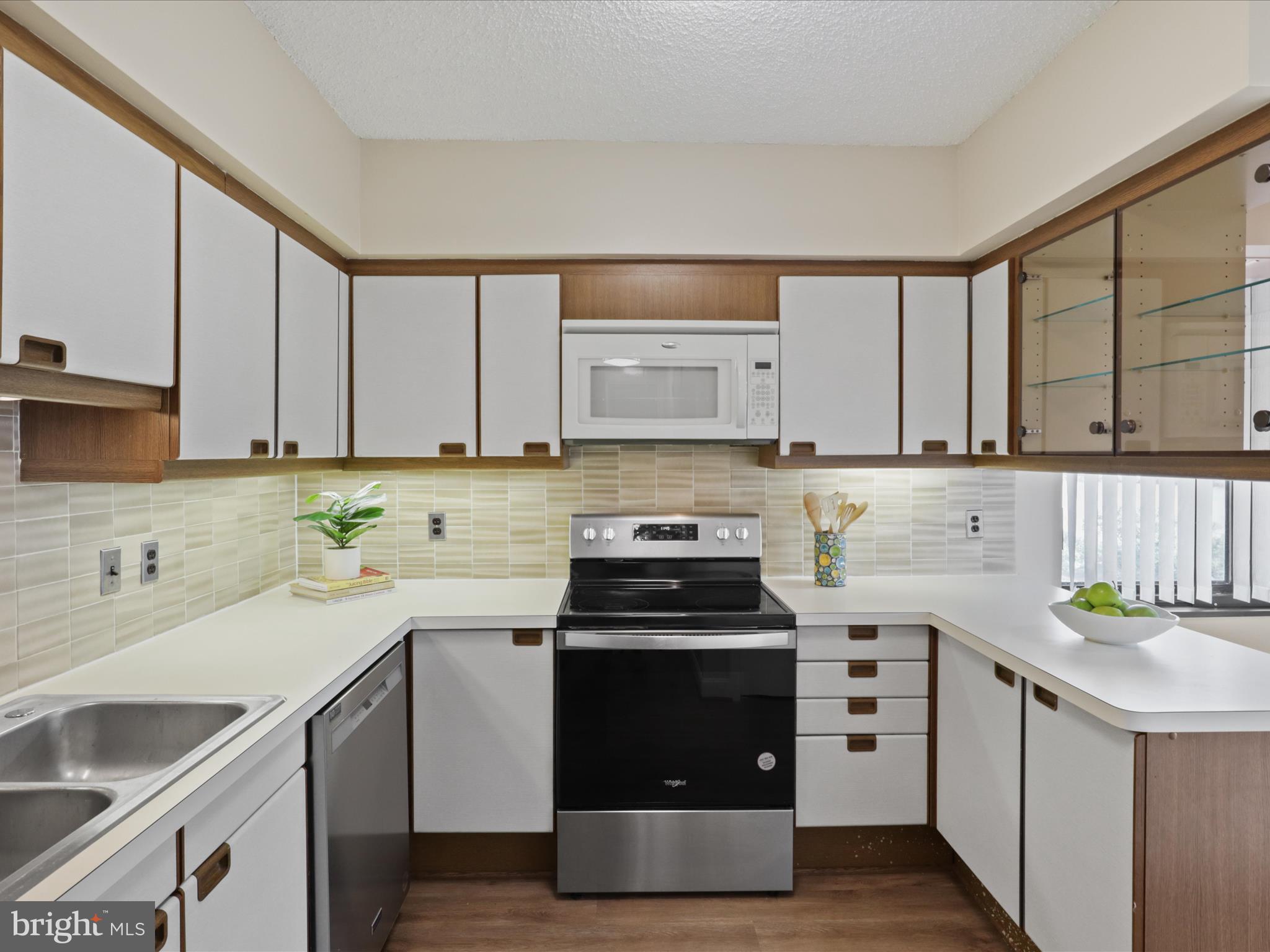 1300 CRYSTAL DRIVE 1002-S