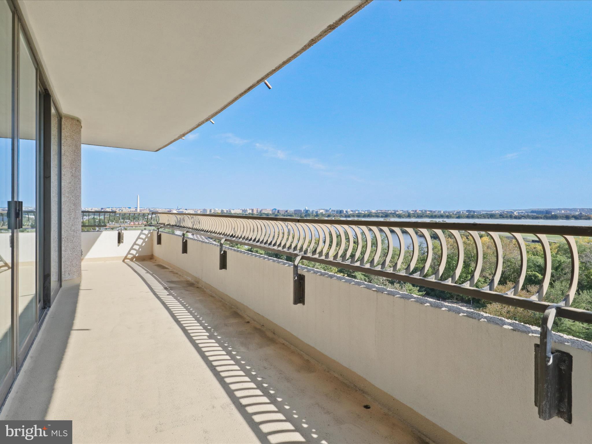 1300 CRYSTAL DRIVE 1002-S