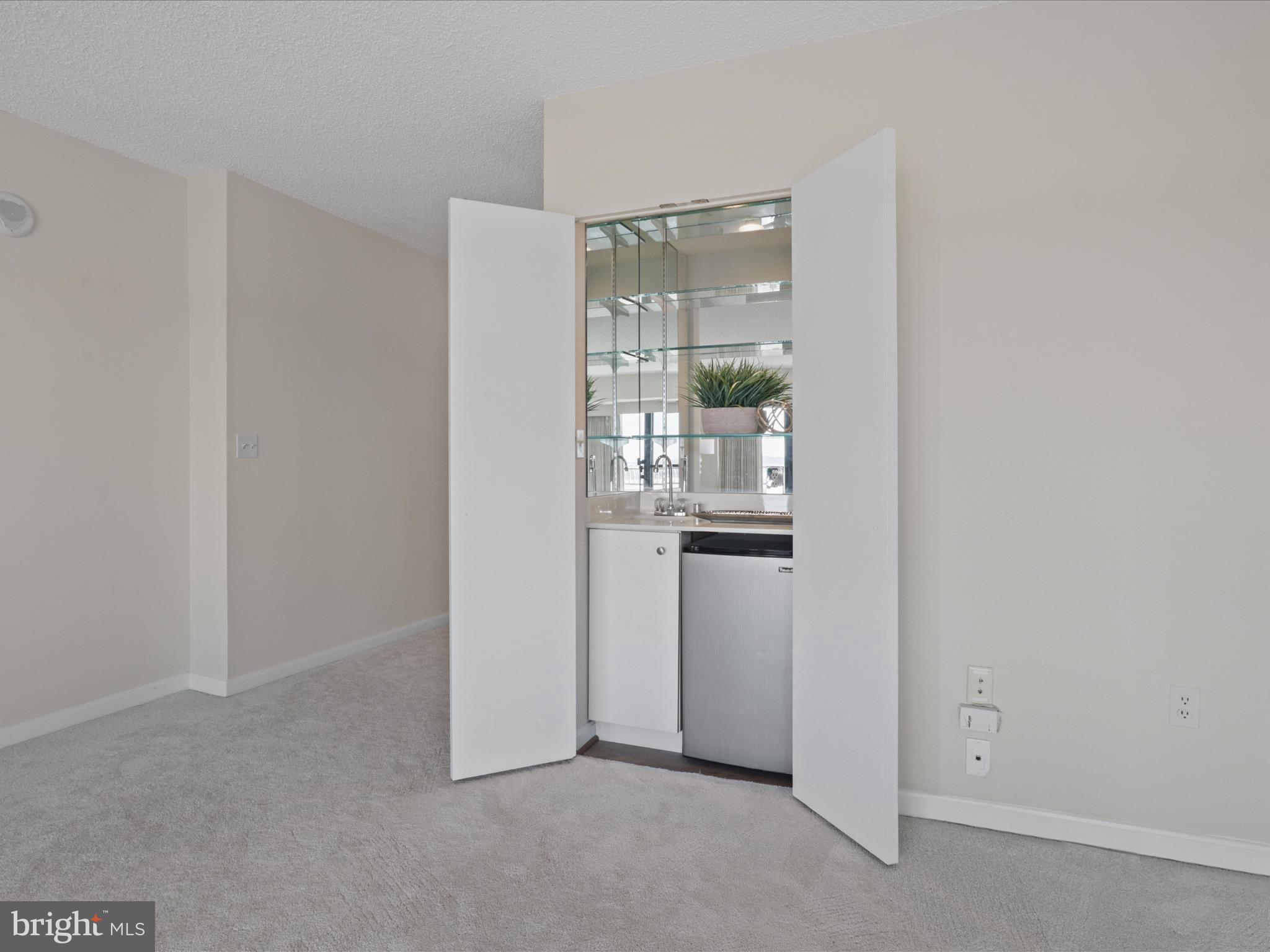 1300 CRYSTAL DRIVE 1002-S