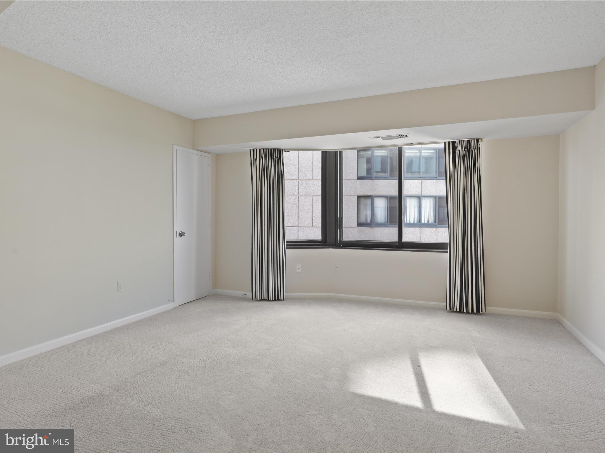1300 CRYSTAL DRIVE 1002-S