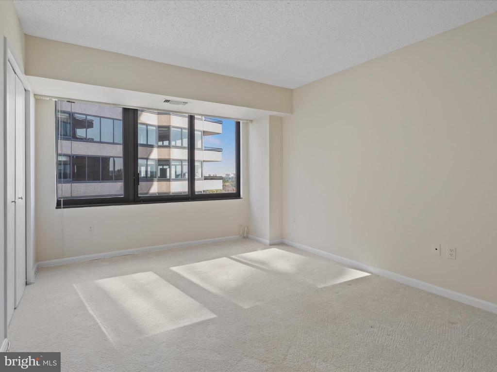 1300 CRYSTAL DRIVE 1002-S