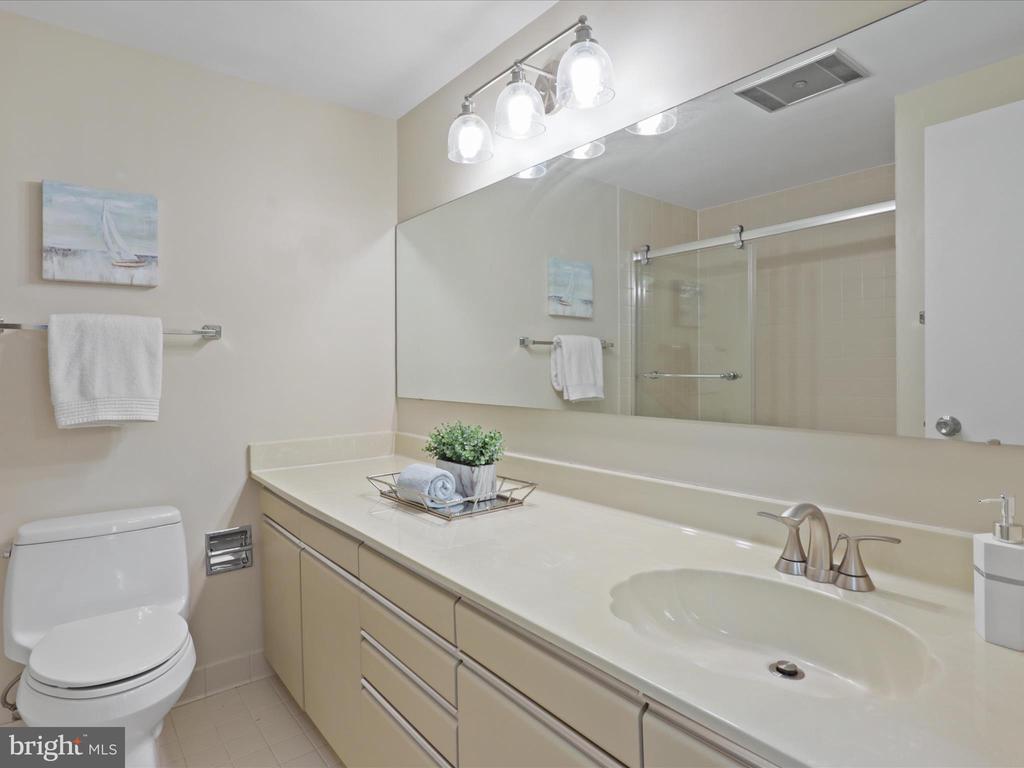 1300 CRYSTAL DRIVE 1002-S