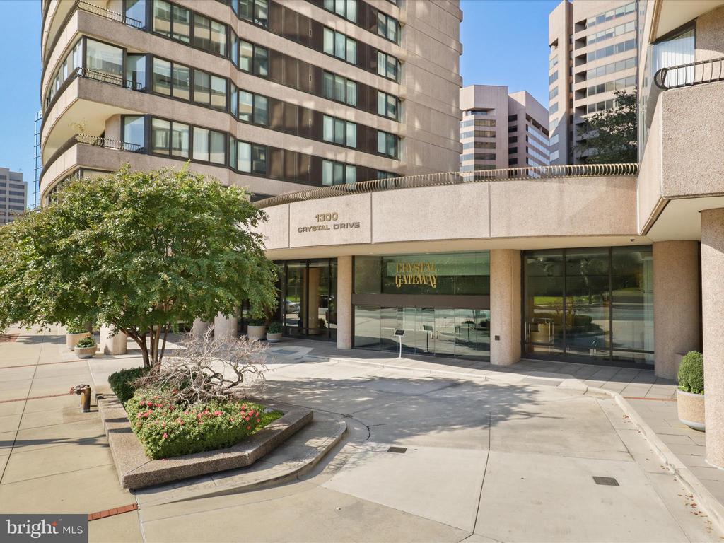 1300 CRYSTAL DRIVE 1002-S