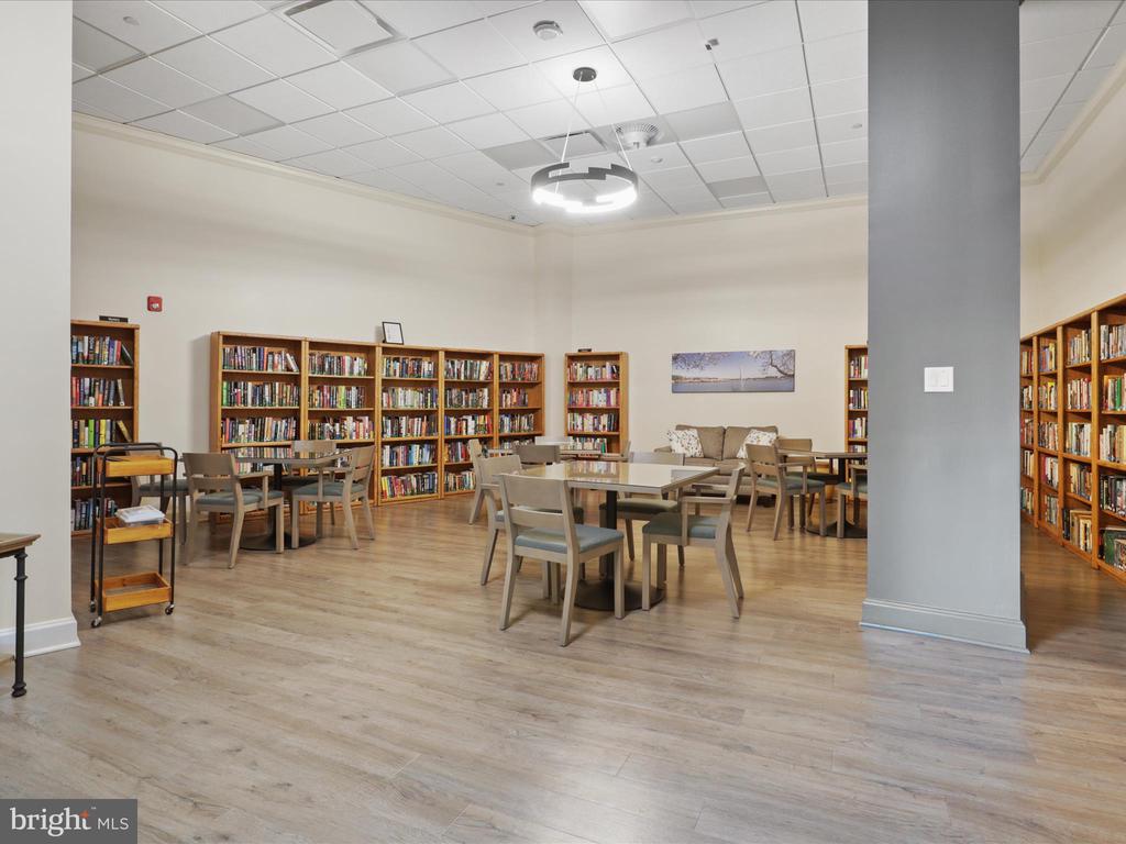 1300 CRYSTAL DRIVE 1002-S