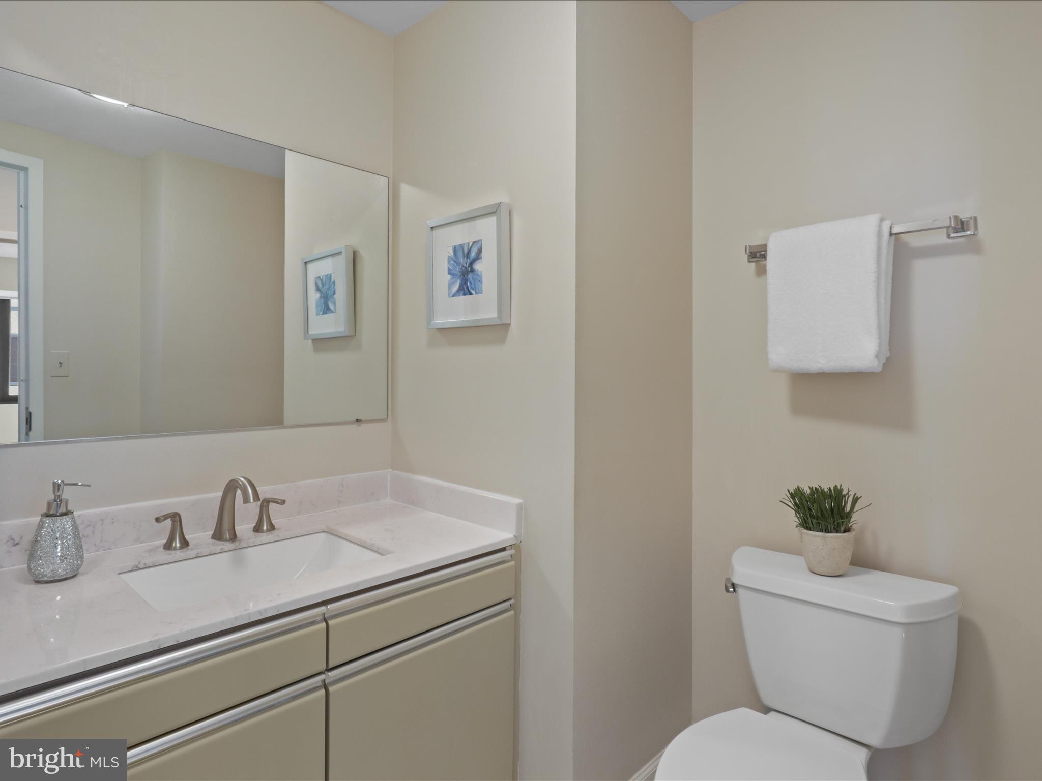 1300 CRYSTAL DRIVE 1002-S