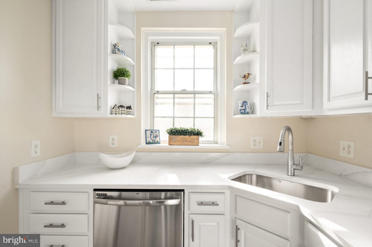 4728 29TH STREET S B1