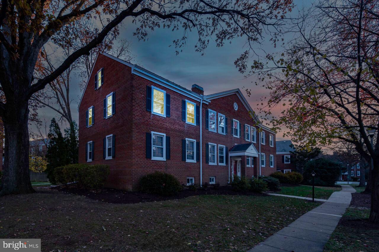 4728 29TH STREET S B1