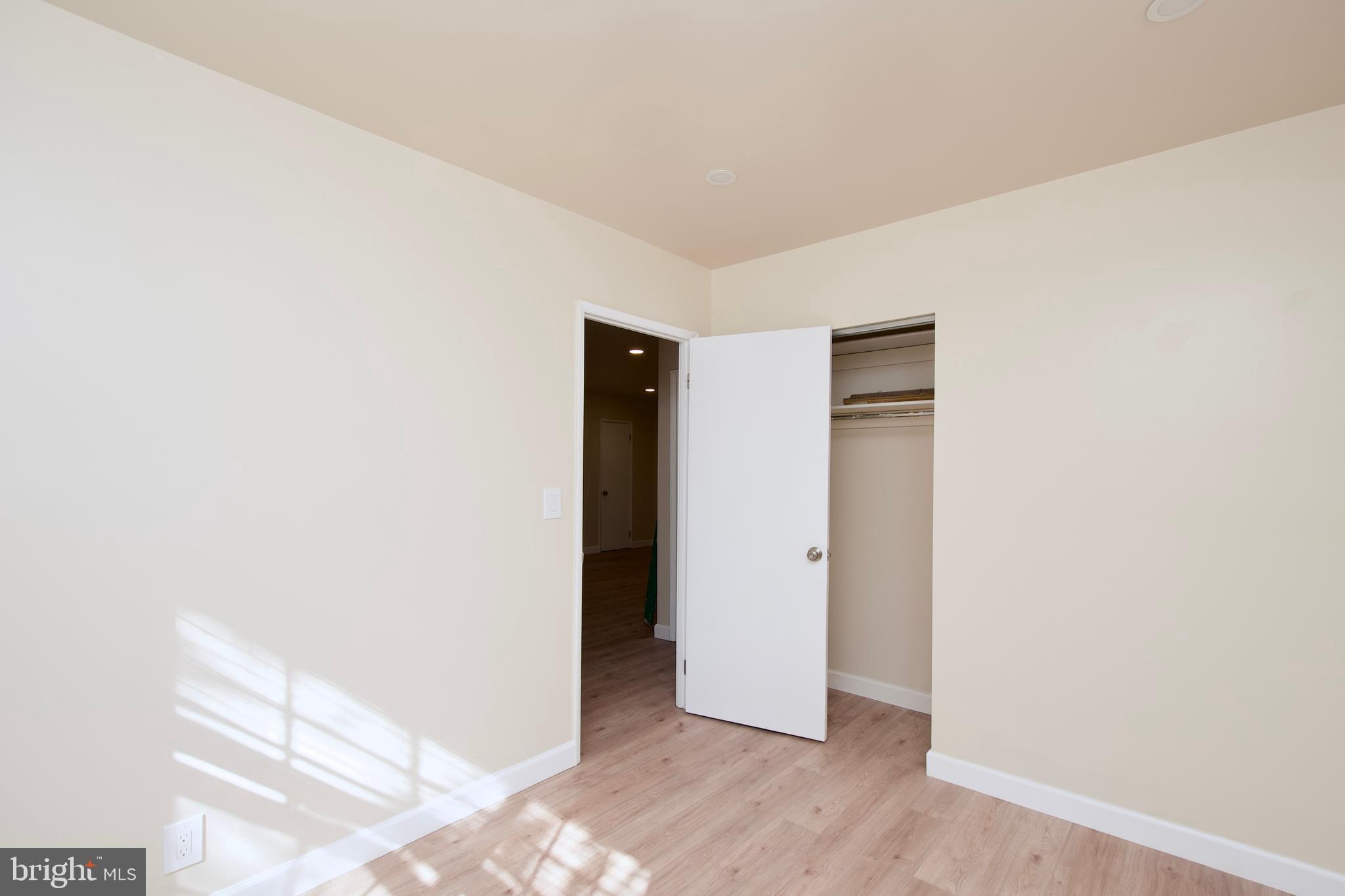 2812 S WAKEFIELD STREET B S B