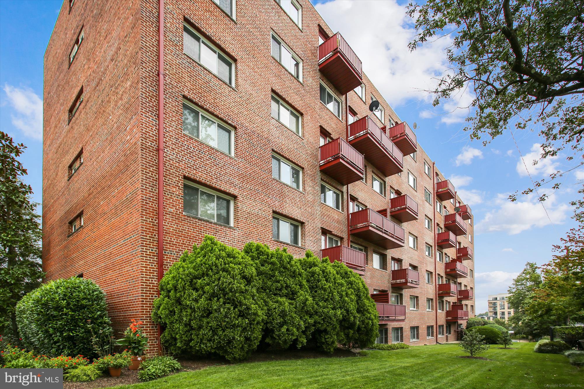 1830 COLUMBIA PIKE 211
