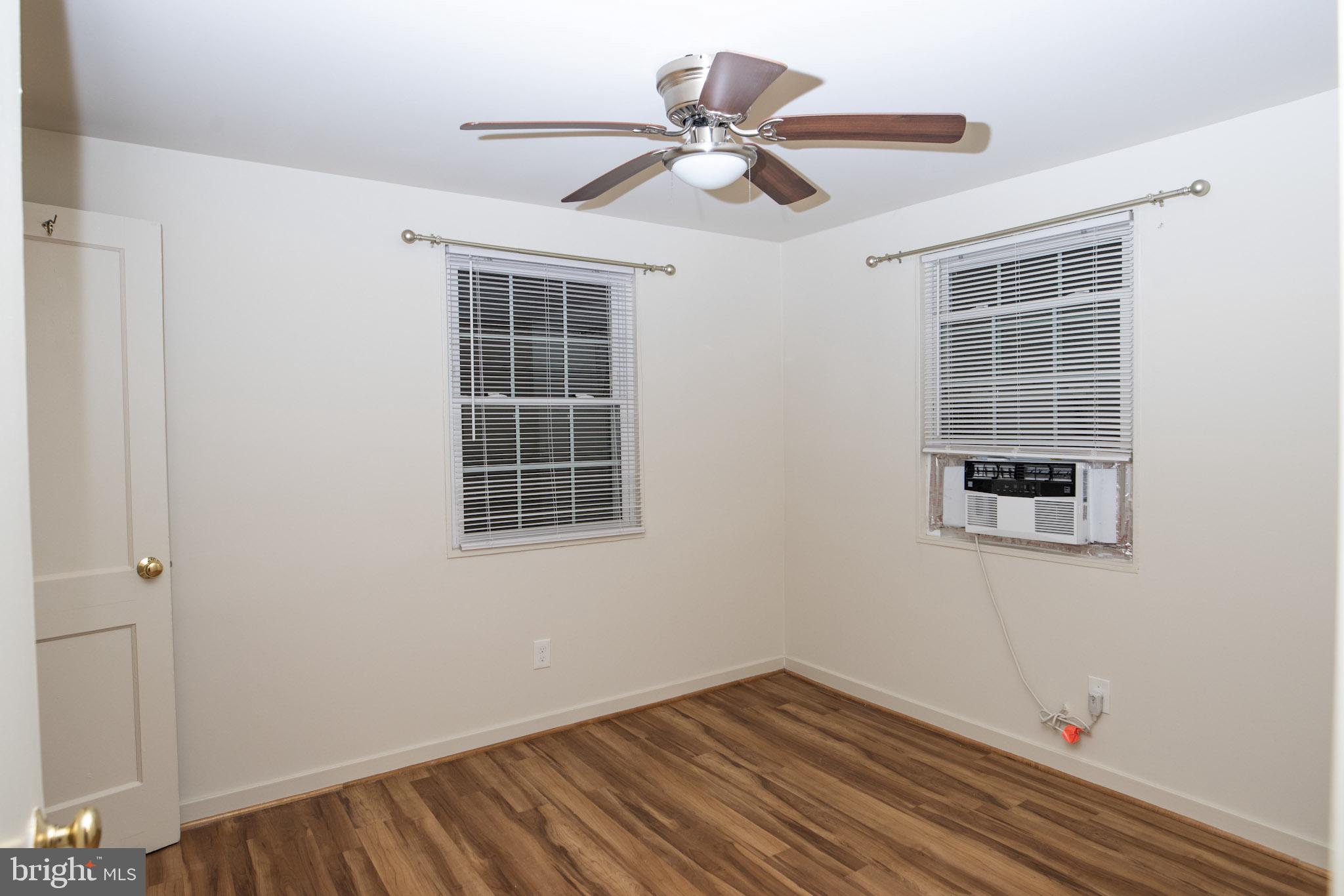 129 S COURTHOUSE ROAD 9