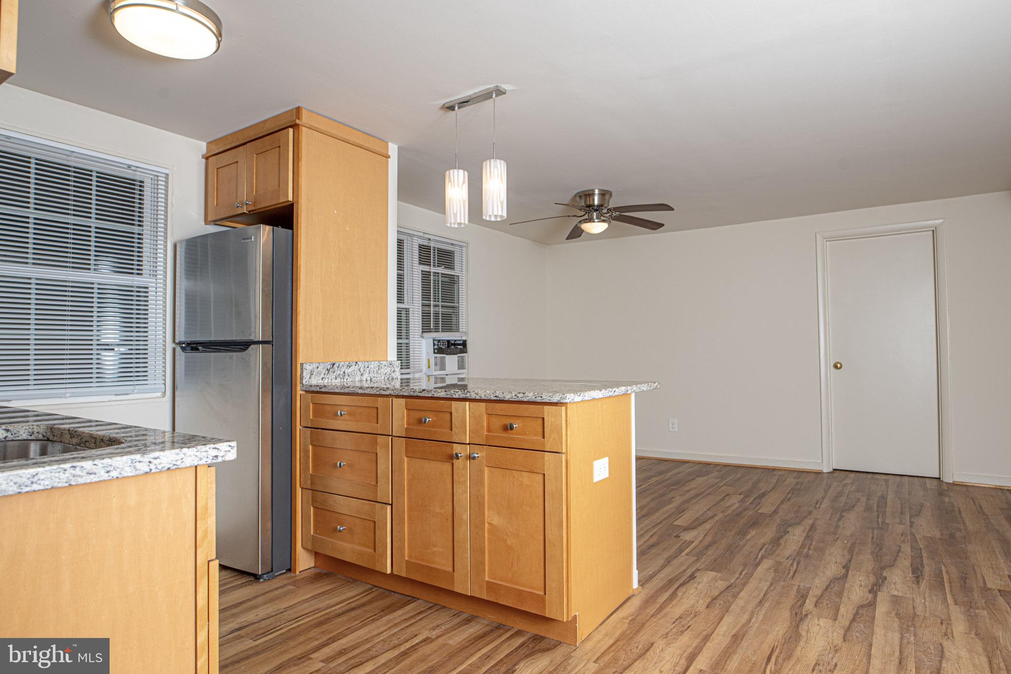 129 S COURTHOUSE ROAD 9