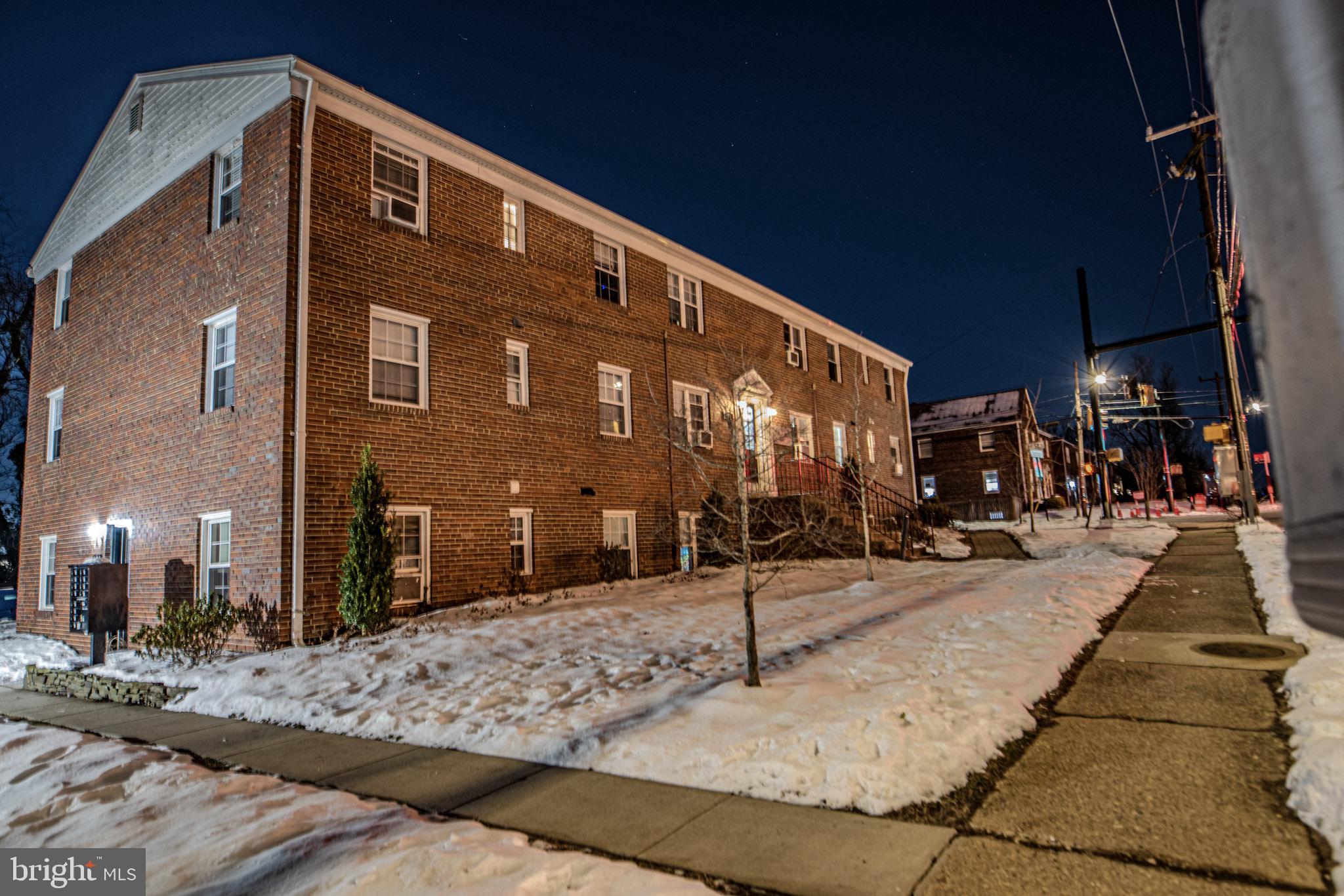 129 S COURTHOUSE ROAD 9