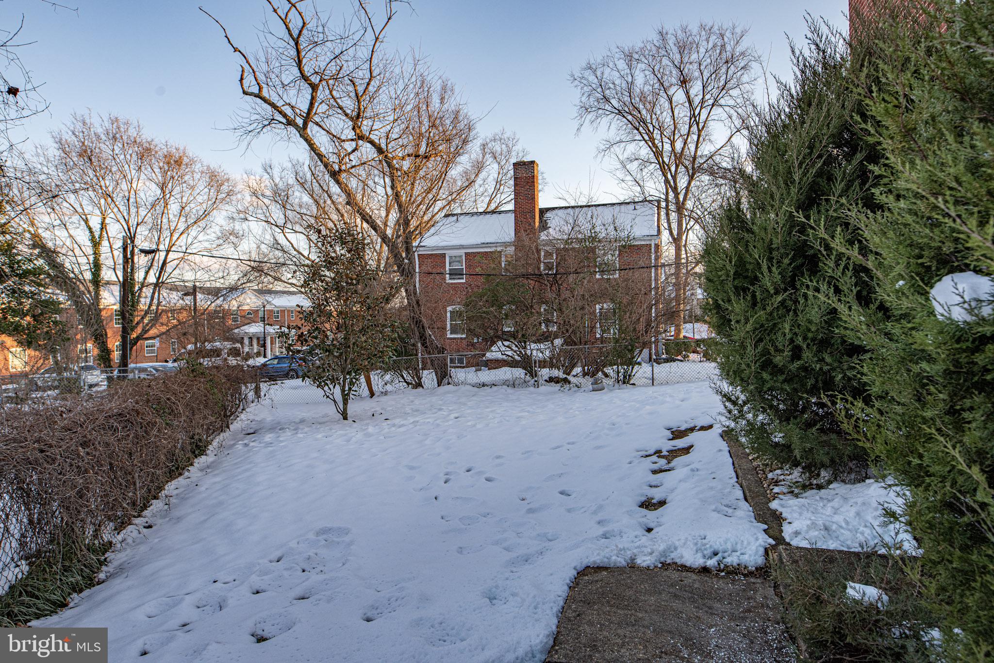 2010 4TH STREET S 1