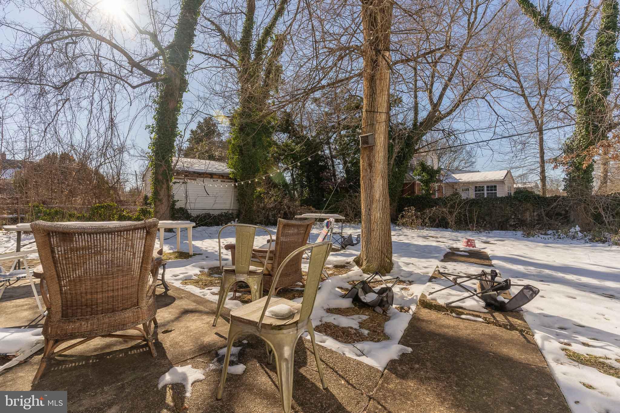 728 WAKEFIELD STREET N UPPER