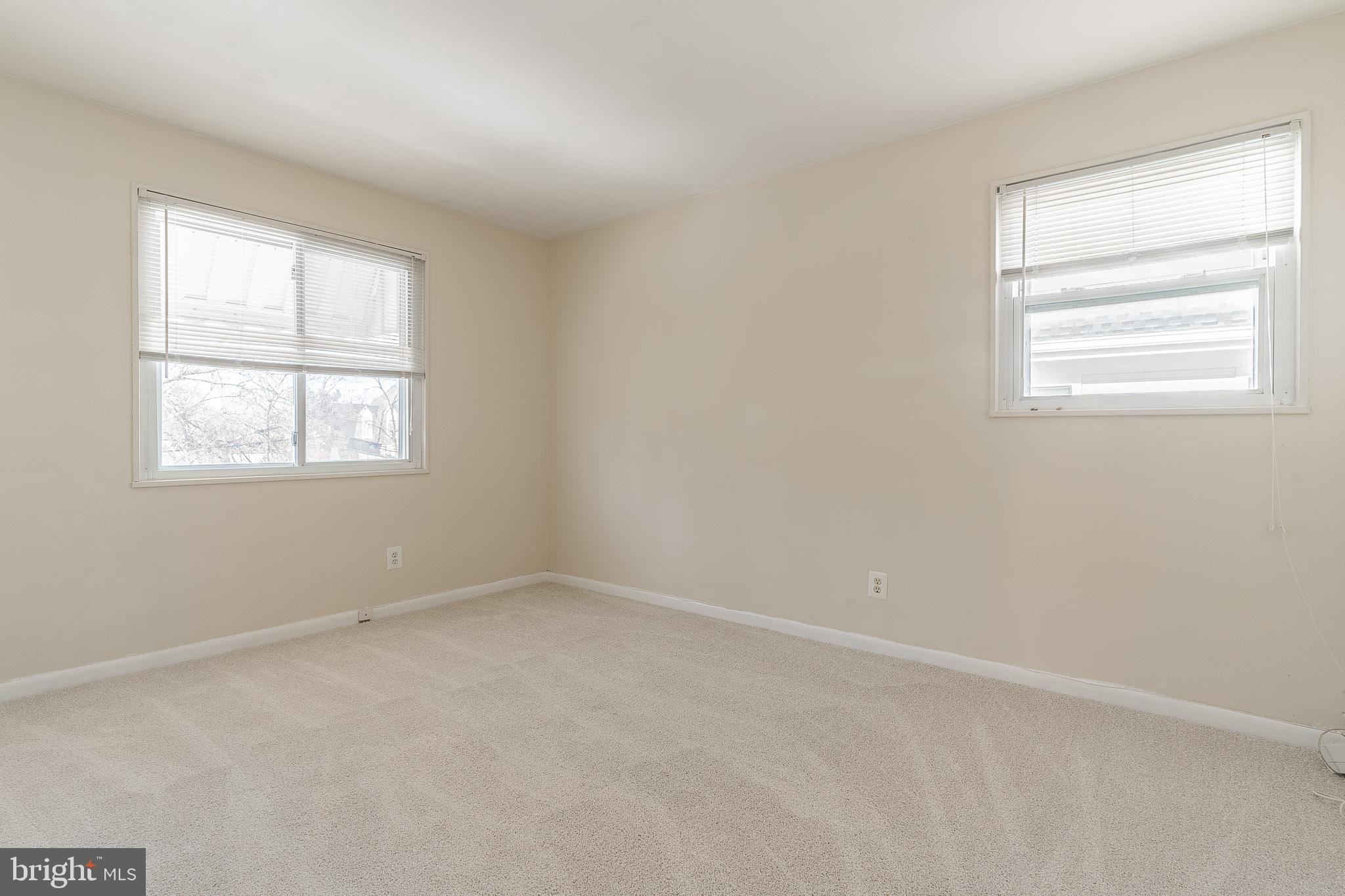 728 WAKEFIELD STREET N UPPER