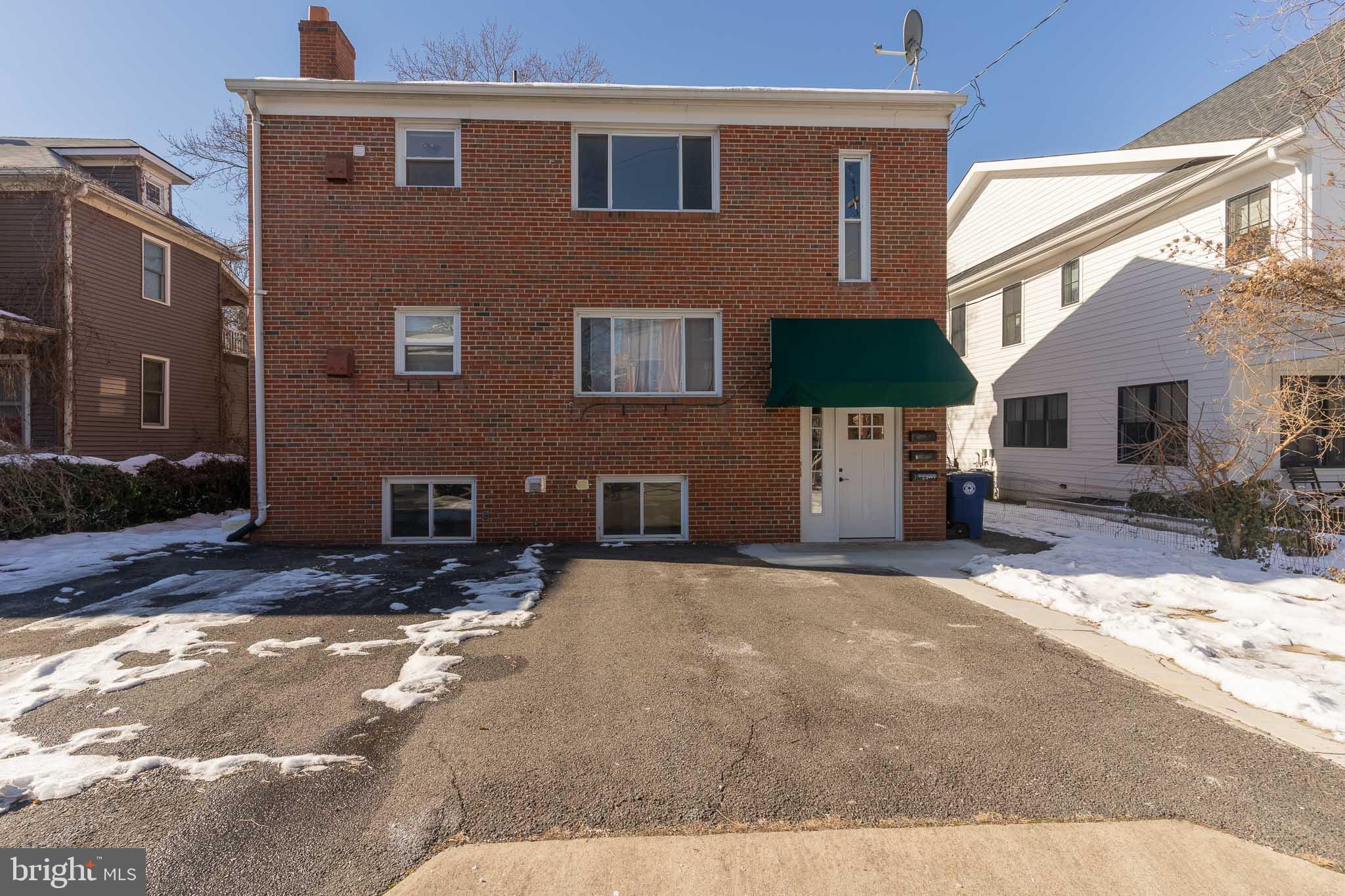 728 WAKEFIELD STREET N UPPER