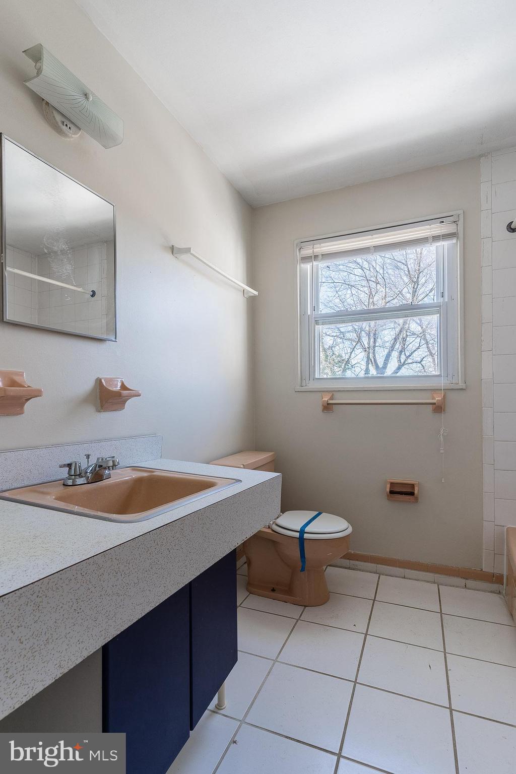 728 WAKEFIELD STREET N UPPER