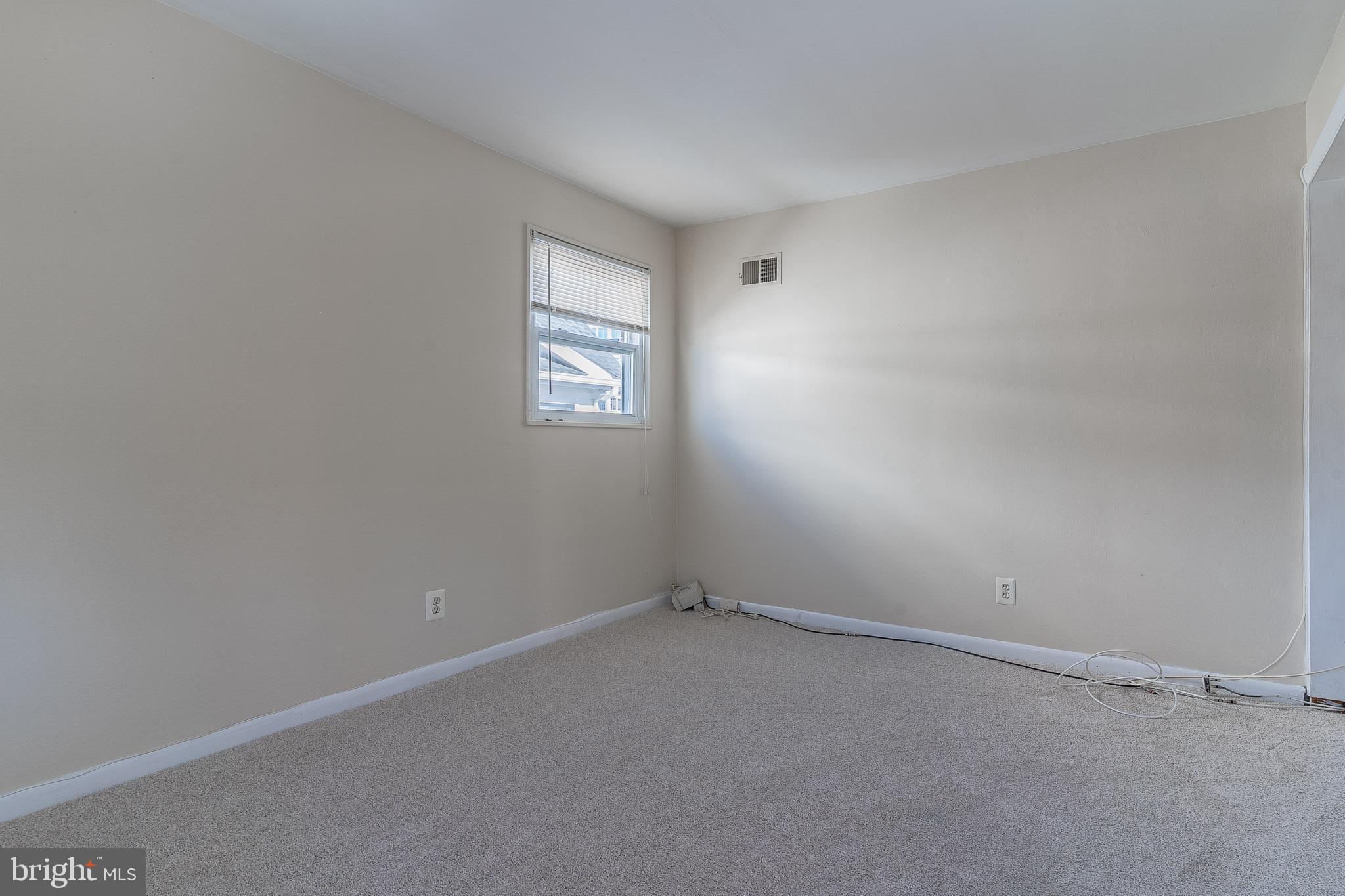 728 WAKEFIELD STREET N UPPER