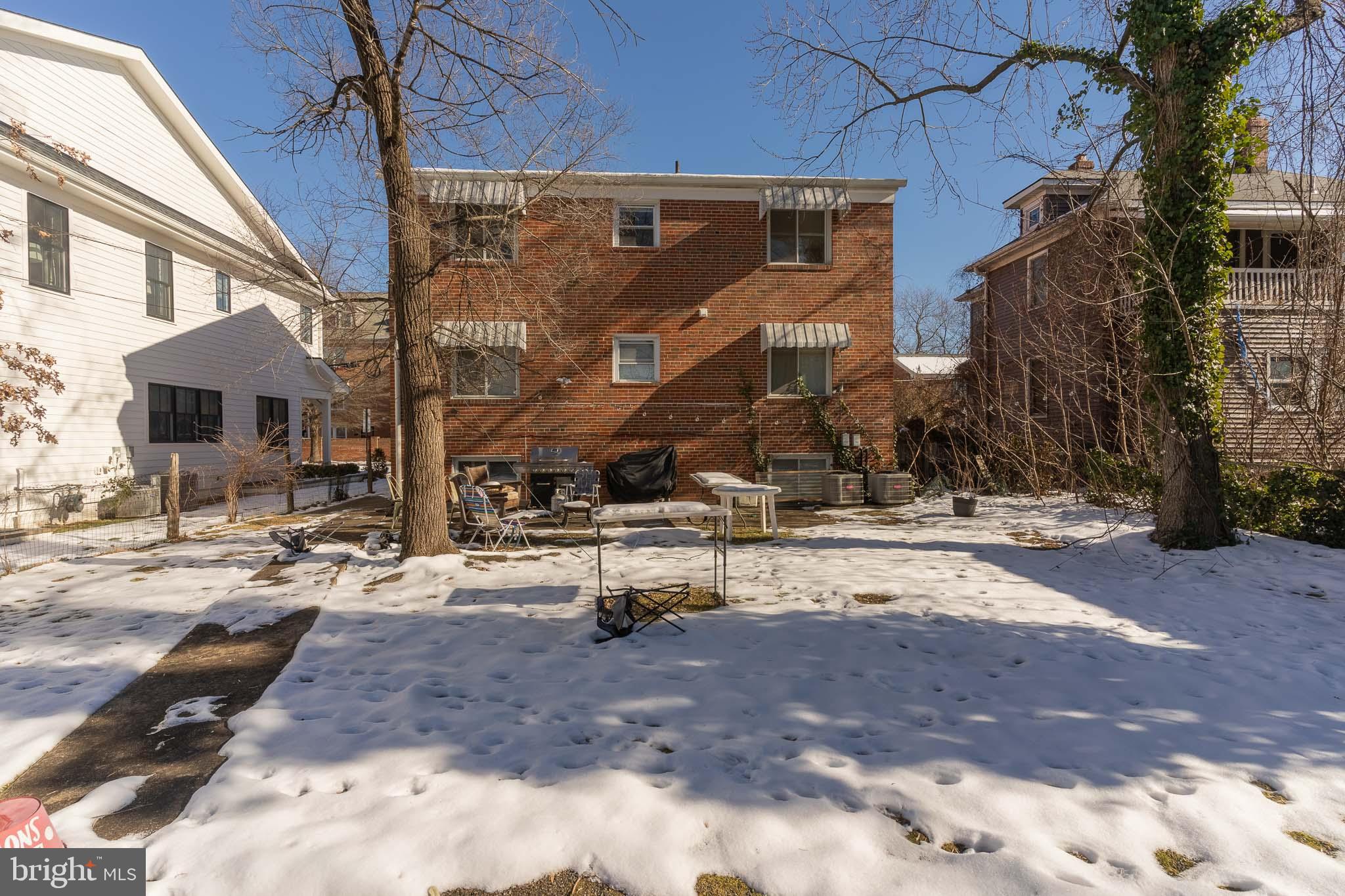 728 WAKEFIELD STREET N UPPER