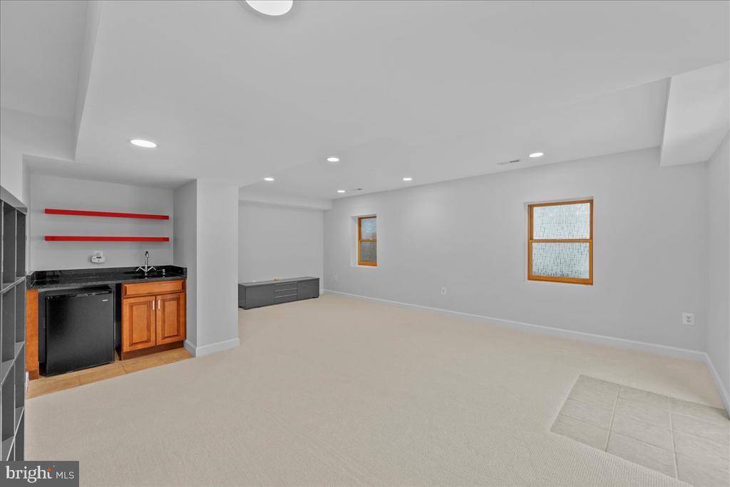 3209 OLD DOMINION DRIVE