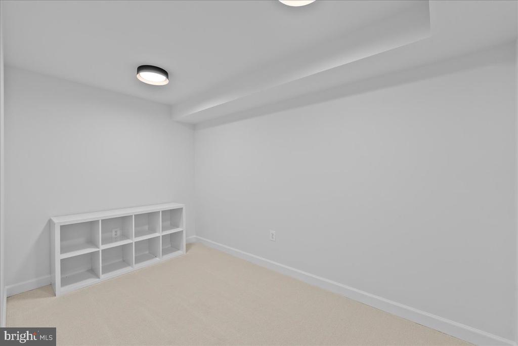 3209 OLD DOMINION DRIVE