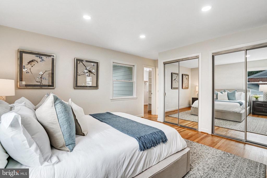 2642 ROBERT WALKER PLACE