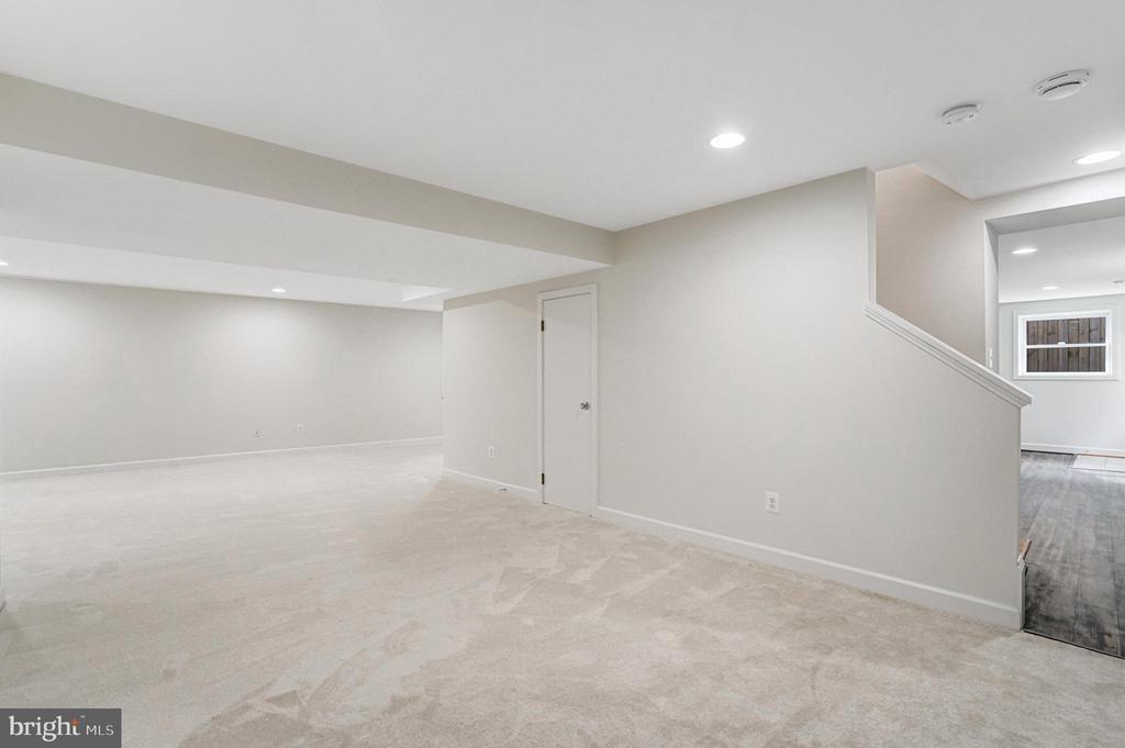 2642 ROBERT WALKER PLACE
