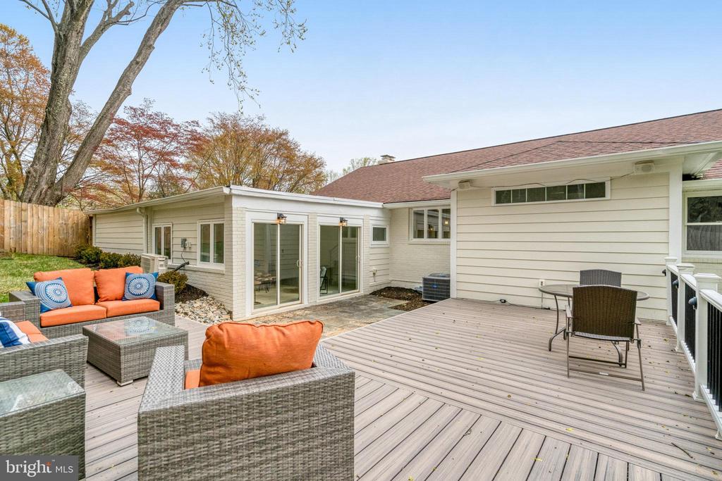 2642 ROBERT WALKER PLACE