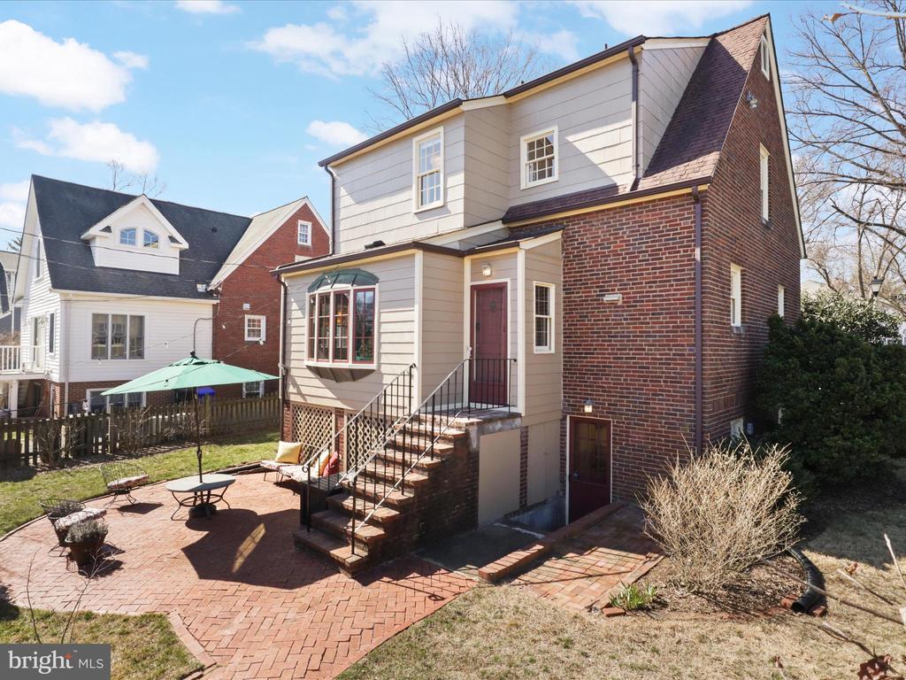 419 N OXFORD STREET