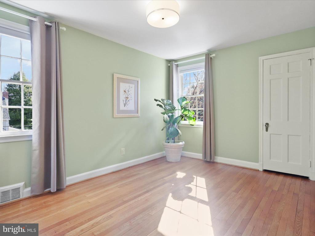 419 N OXFORD STREET