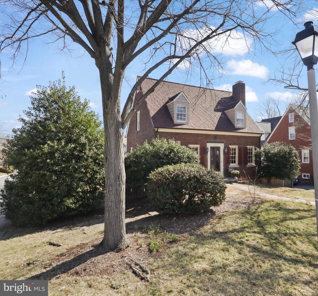 419 N OXFORD STREET