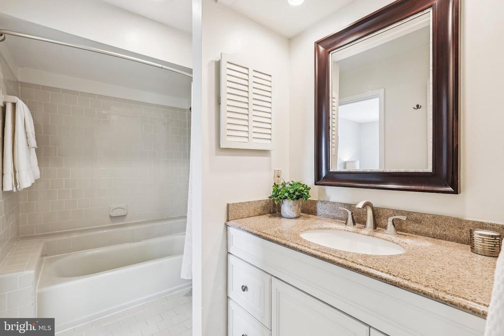 2915 S WOODSTOCK C 3