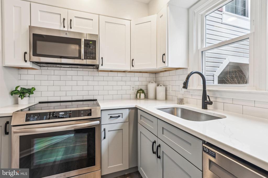 2915 S WOODSTOCK C 3