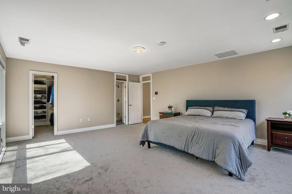 6559 24TH STREET N