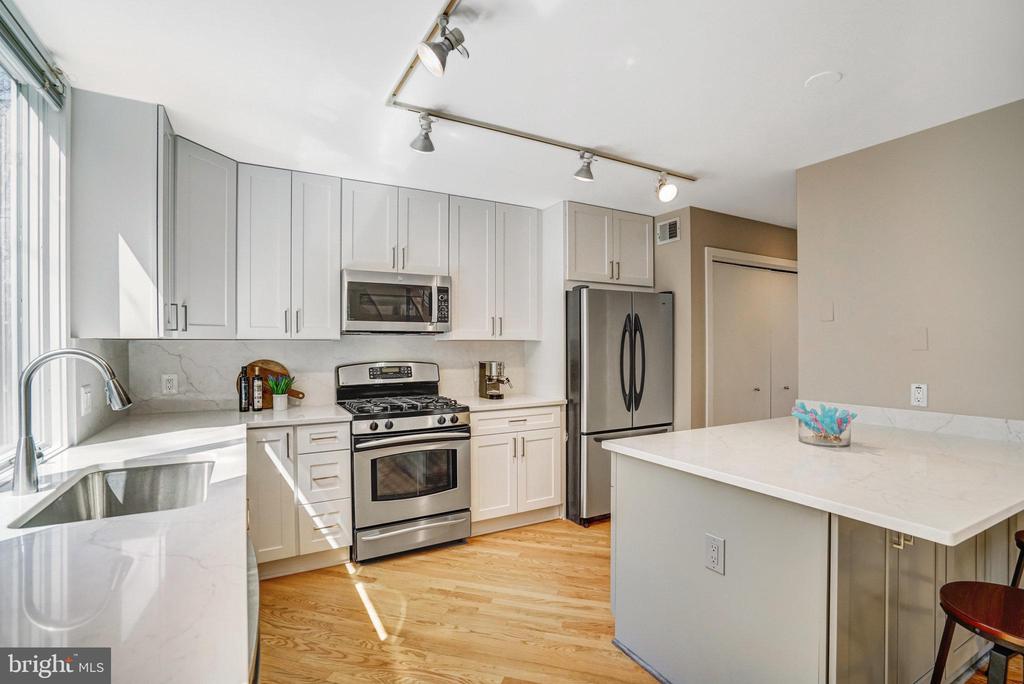 6559 24TH STREET N