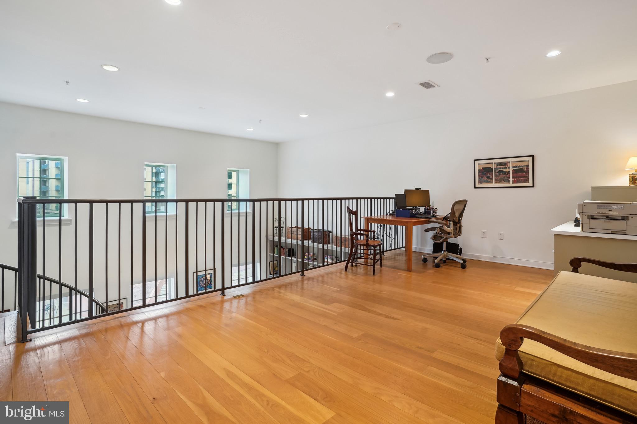 1700 CLARENDON BOULEVARD 128