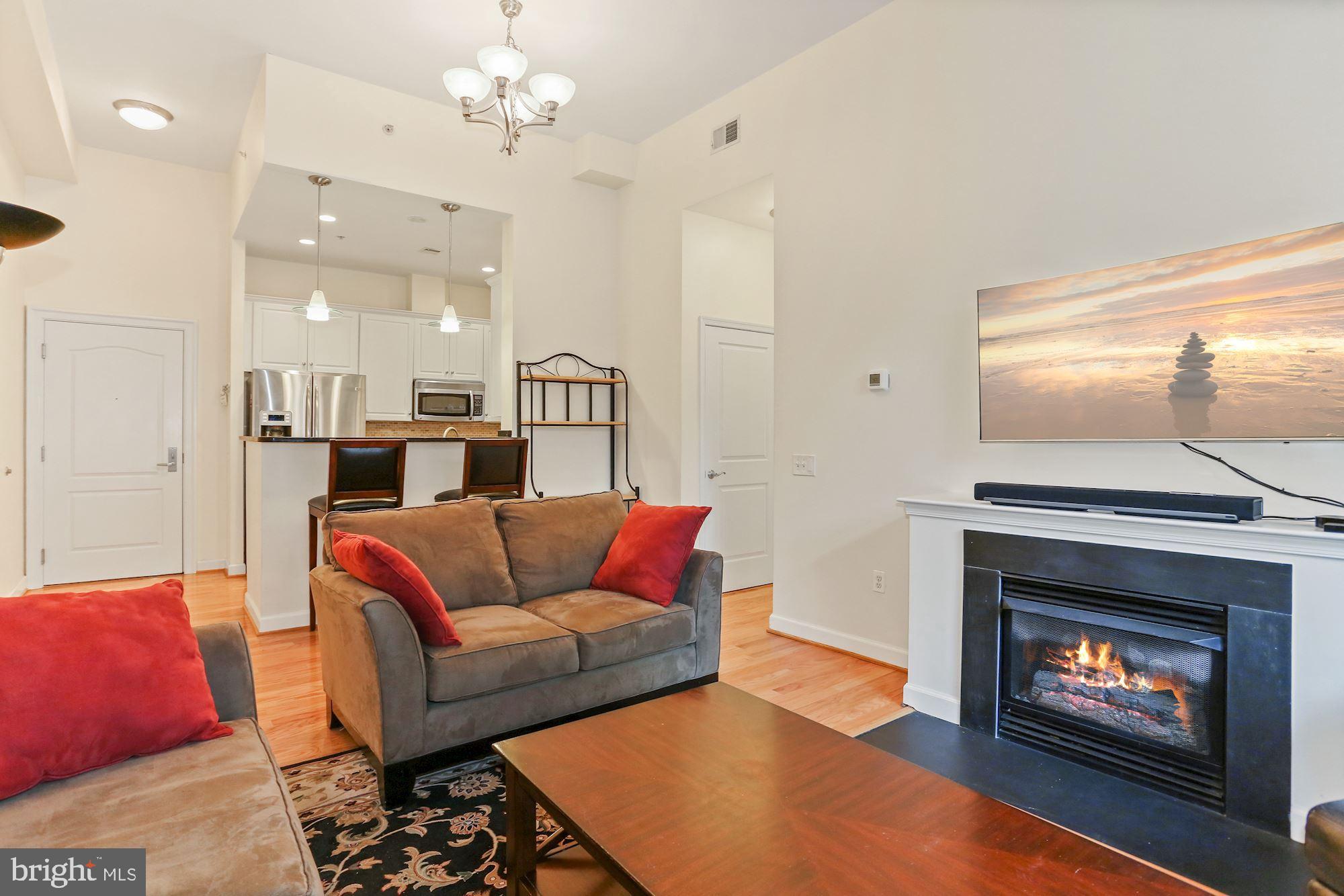 1000 N RANDOLPH STREET 103