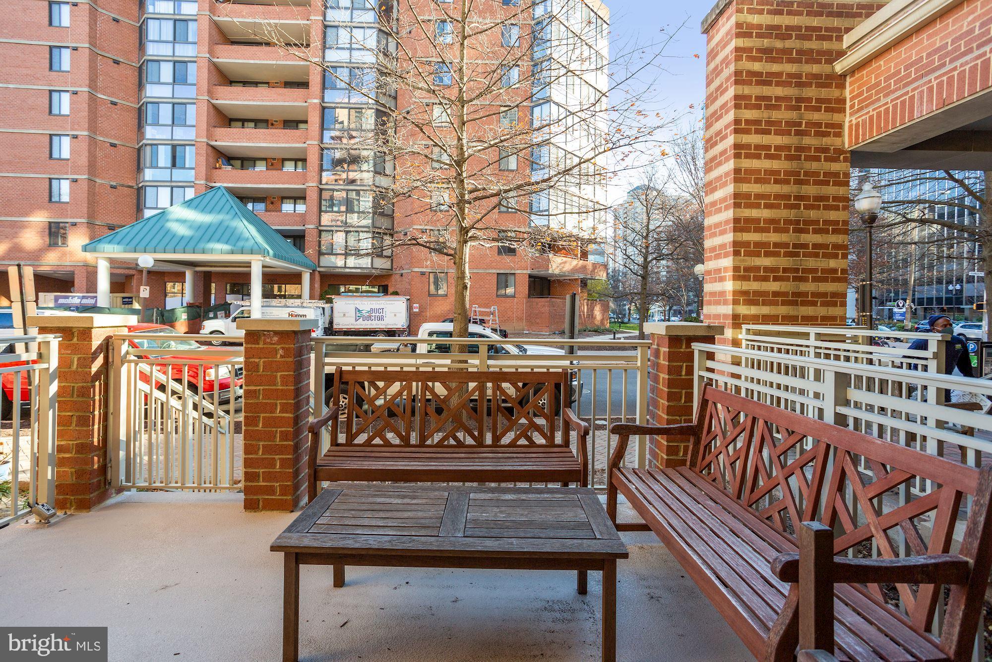 1000 N RANDOLPH STREET 103