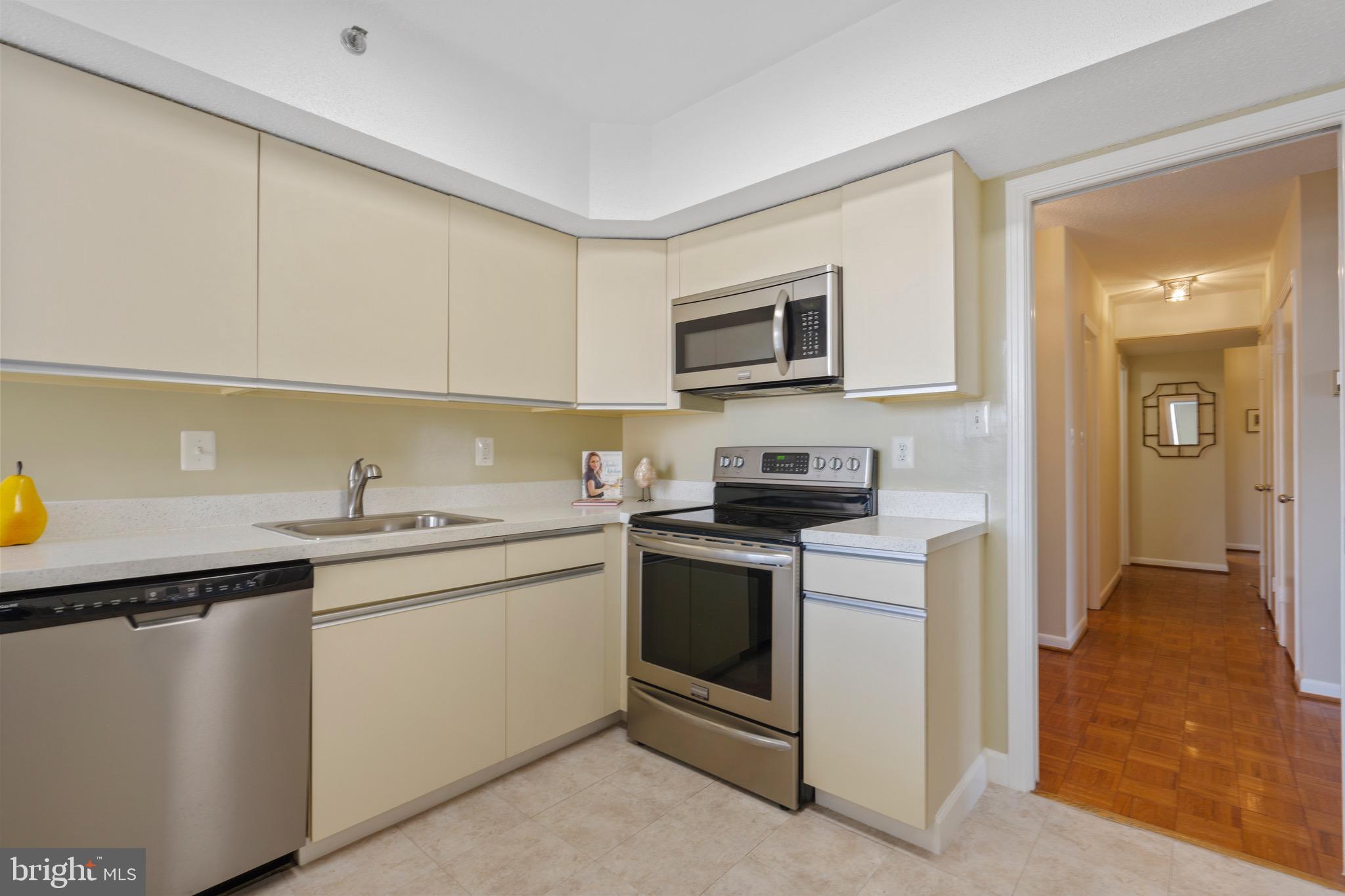 1016 S WAYNE STREET 303