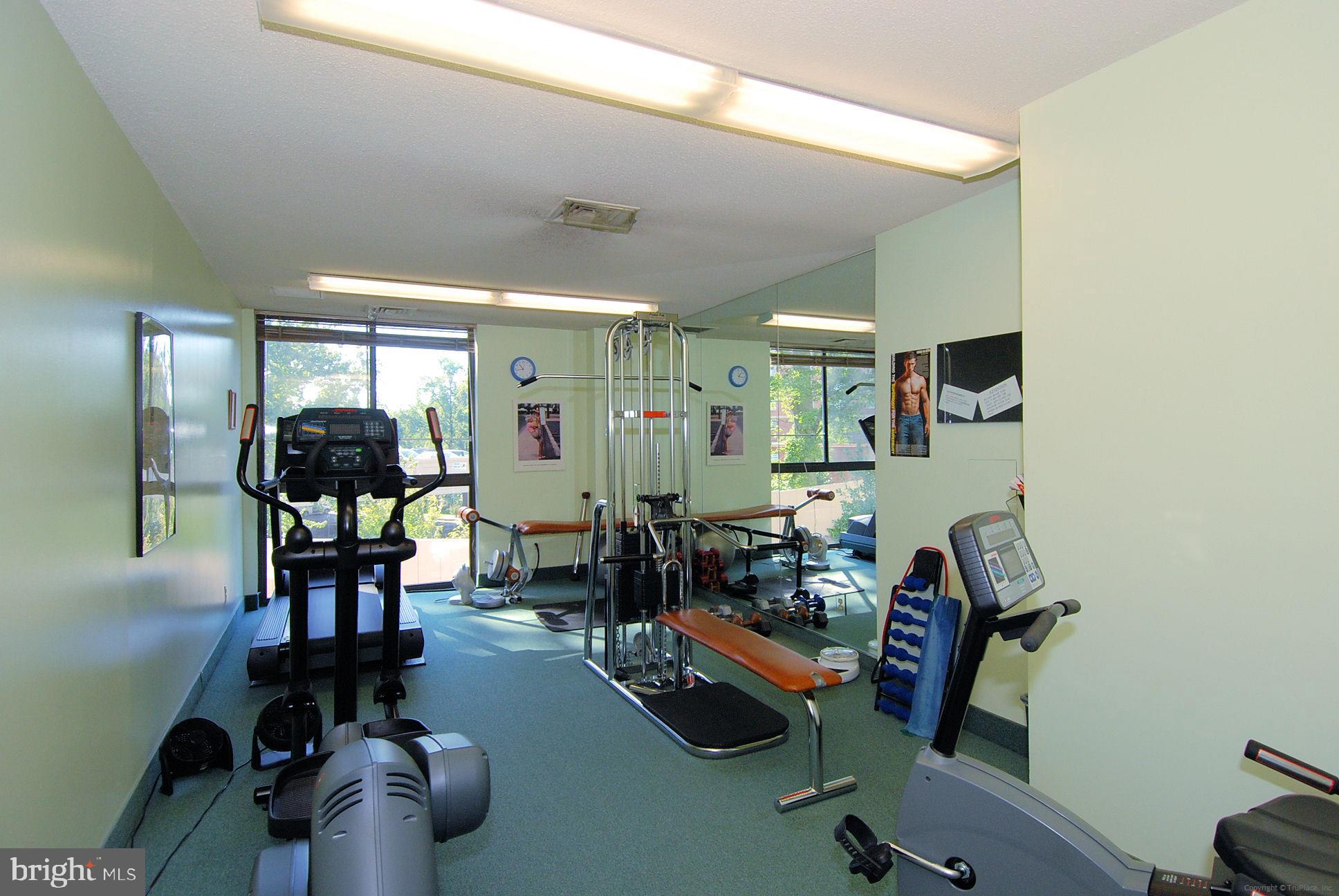 1016 S WAYNE STREET 303