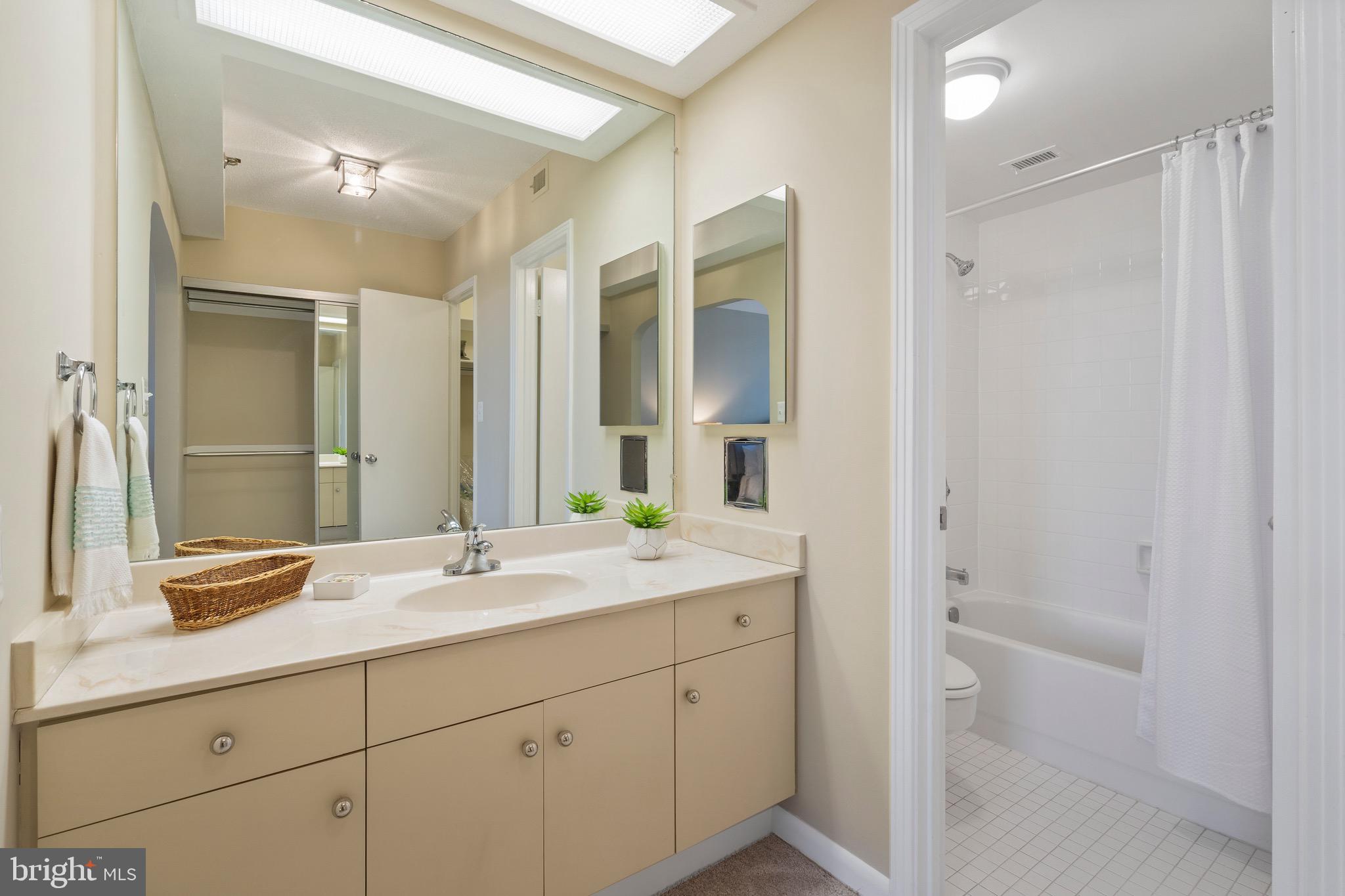 1016 S WAYNE STREET 303