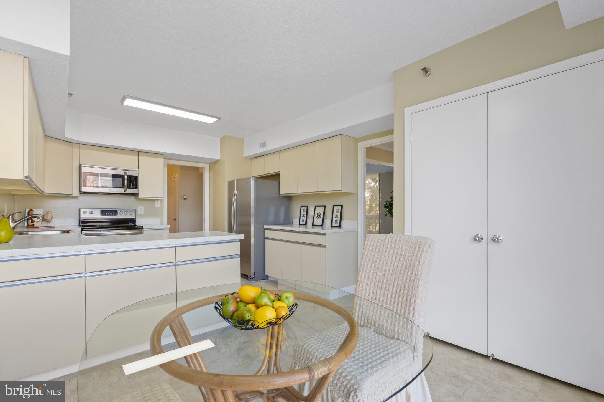 1016 S WAYNE STREET 303