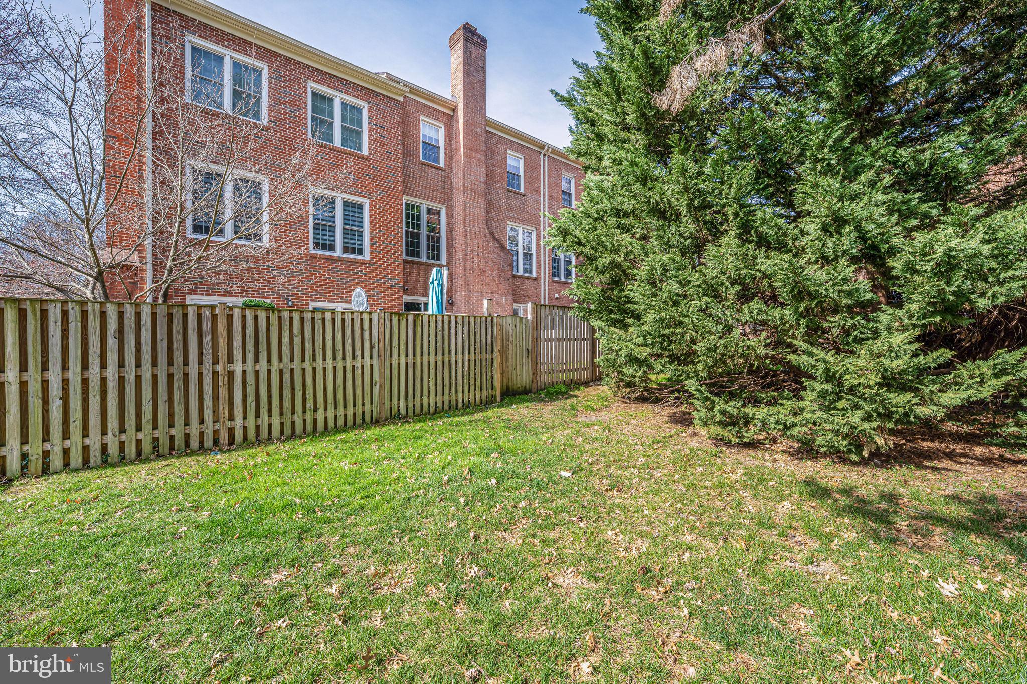 4 S MANCHESTER STREET