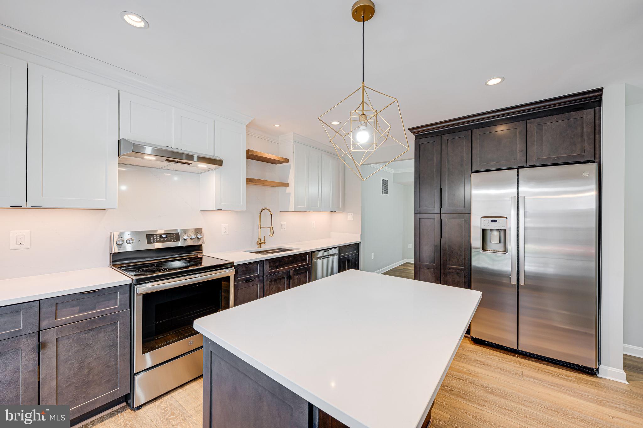 4 S MANCHESTER STREET