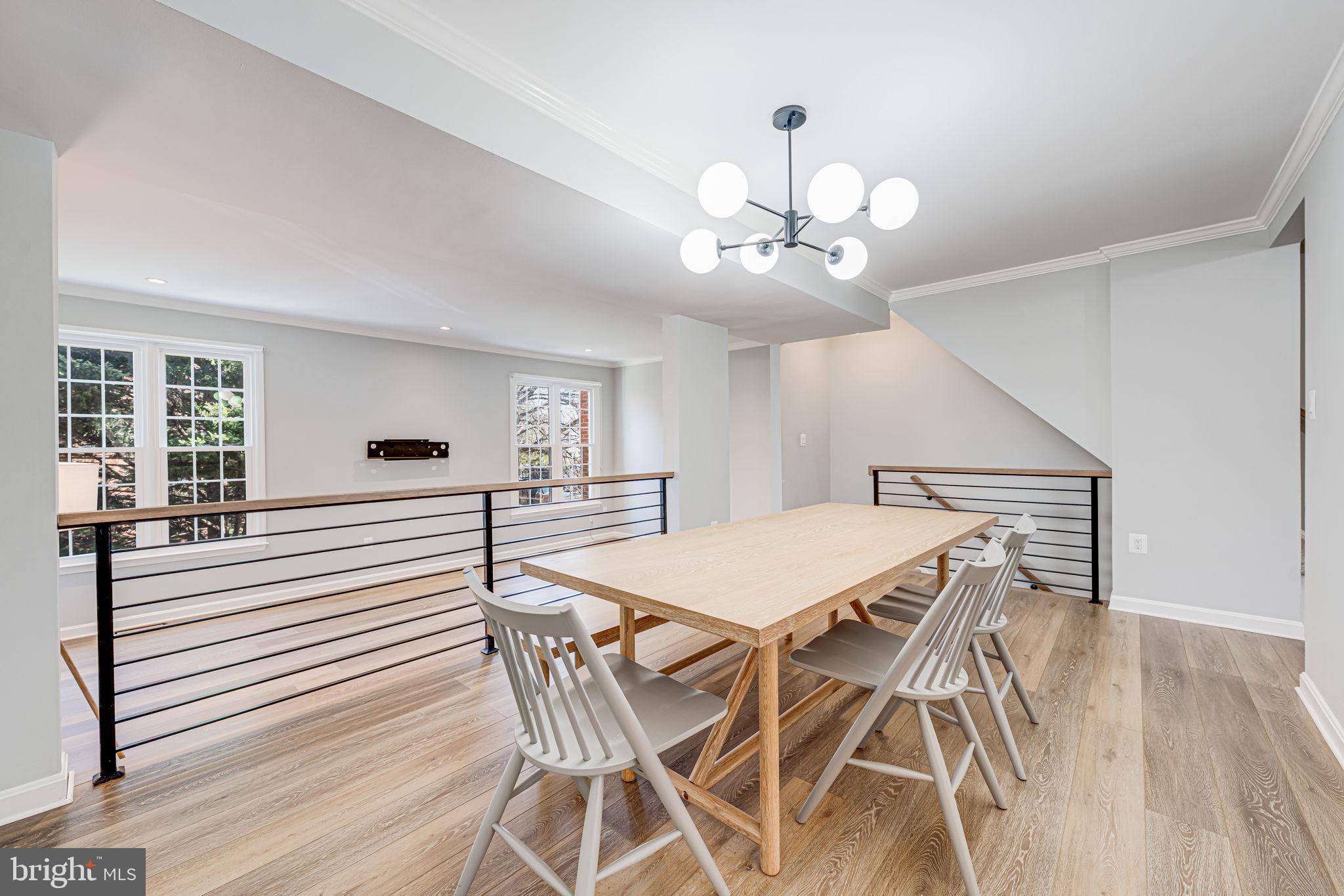 4 S MANCHESTER STREET