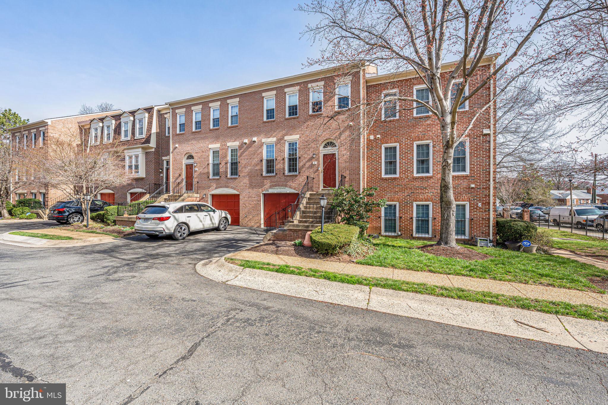 4 S MANCHESTER STREET